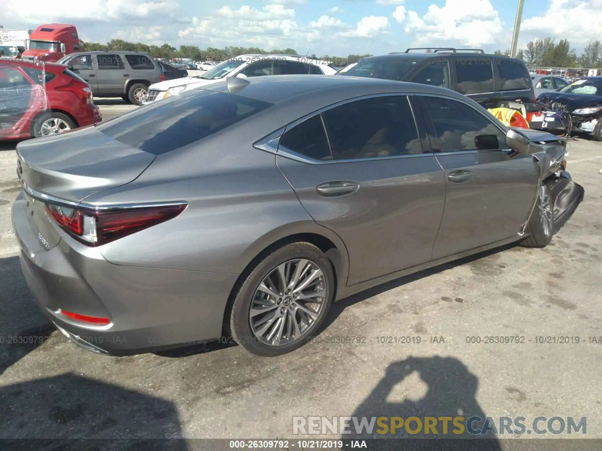 4 Photograph of a damaged car 58ABZ1B15KU032663 LEXUS ES 2019