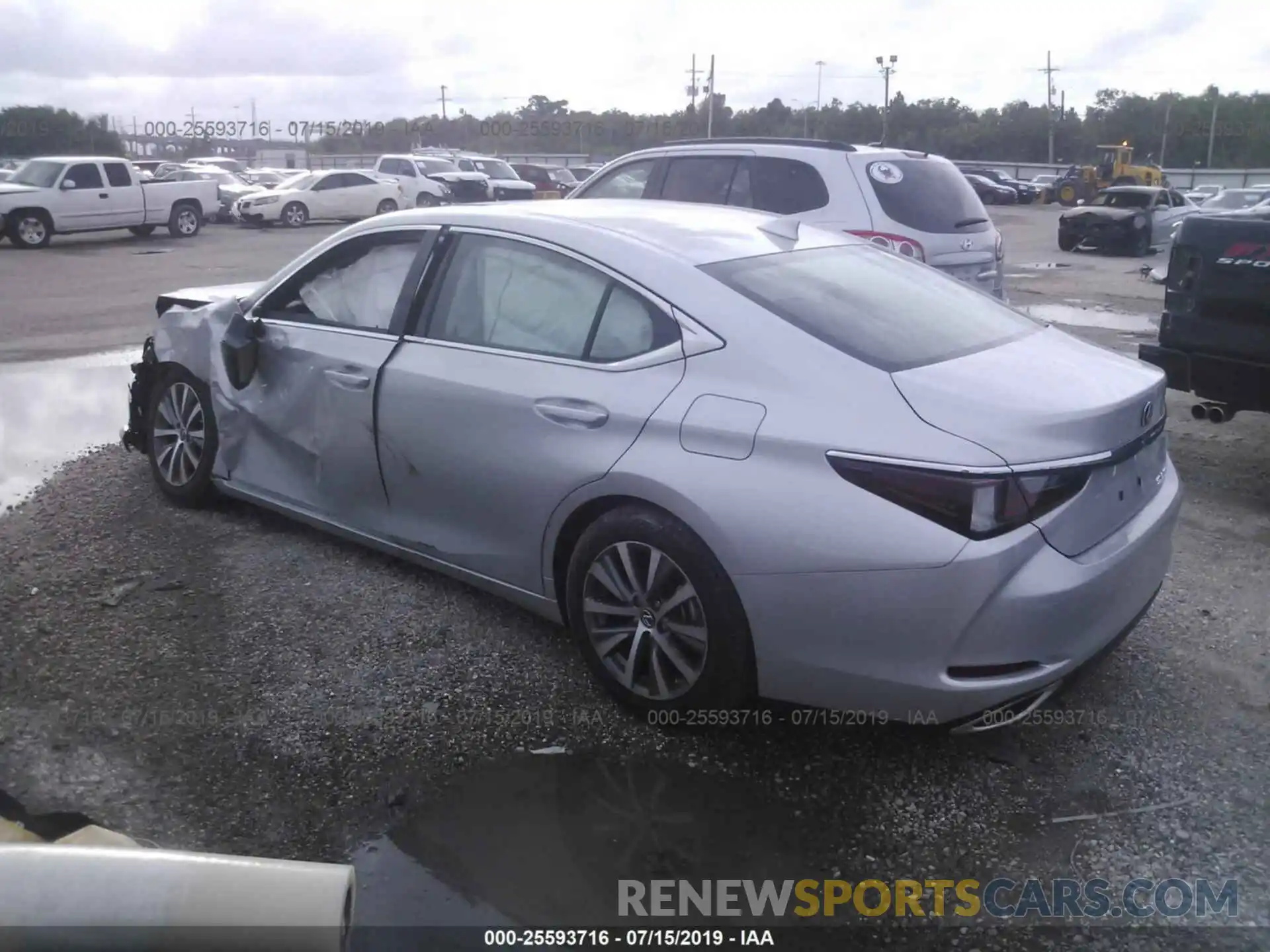 3 Photograph of a damaged car 58ABZ1B15KU037944 LEXUS ES 2019