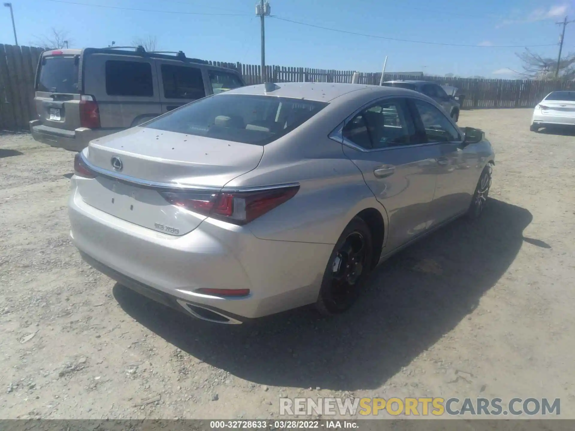 4 Photograph of a damaged car 58ABZ1B15KU038625 LEXUS ES 2019