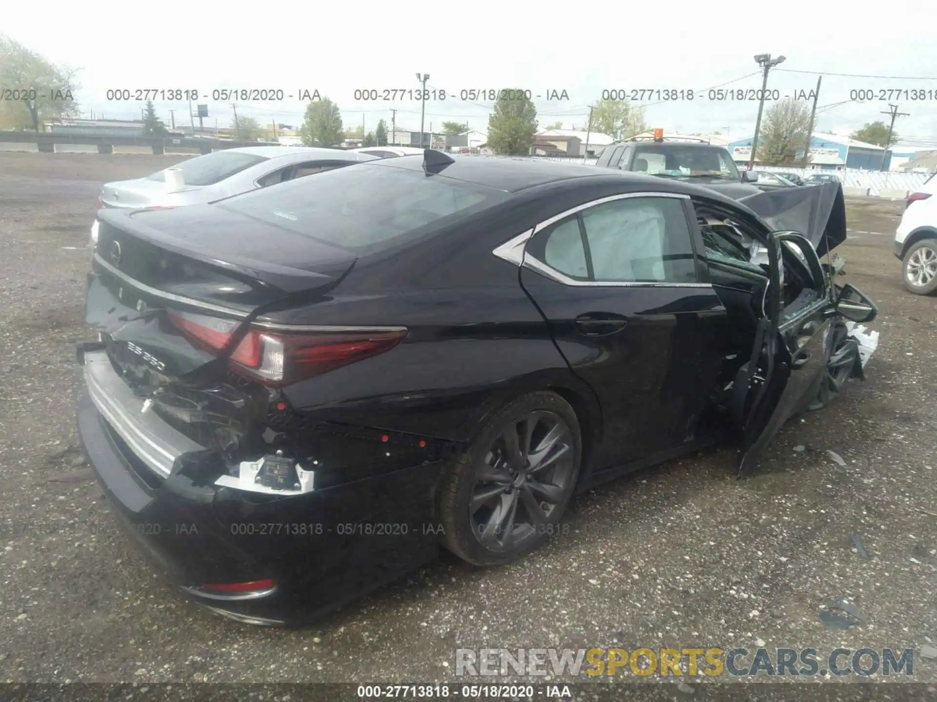 4 Photograph of a damaged car 58ABZ1B15KU048202 LEXUS ES 2019