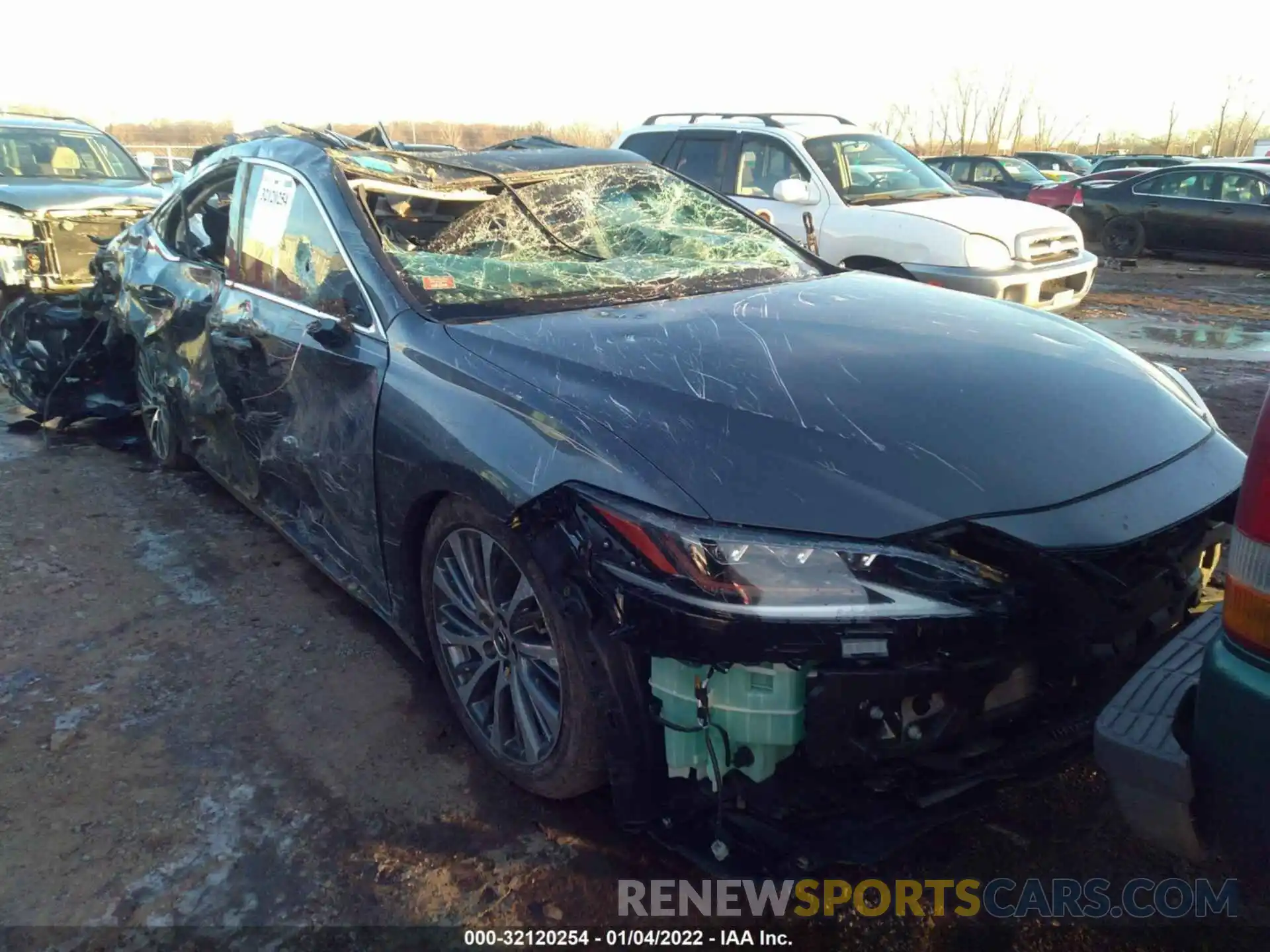 1 Photograph of a damaged car 58ABZ1B16KU004838 LEXUS ES 2019