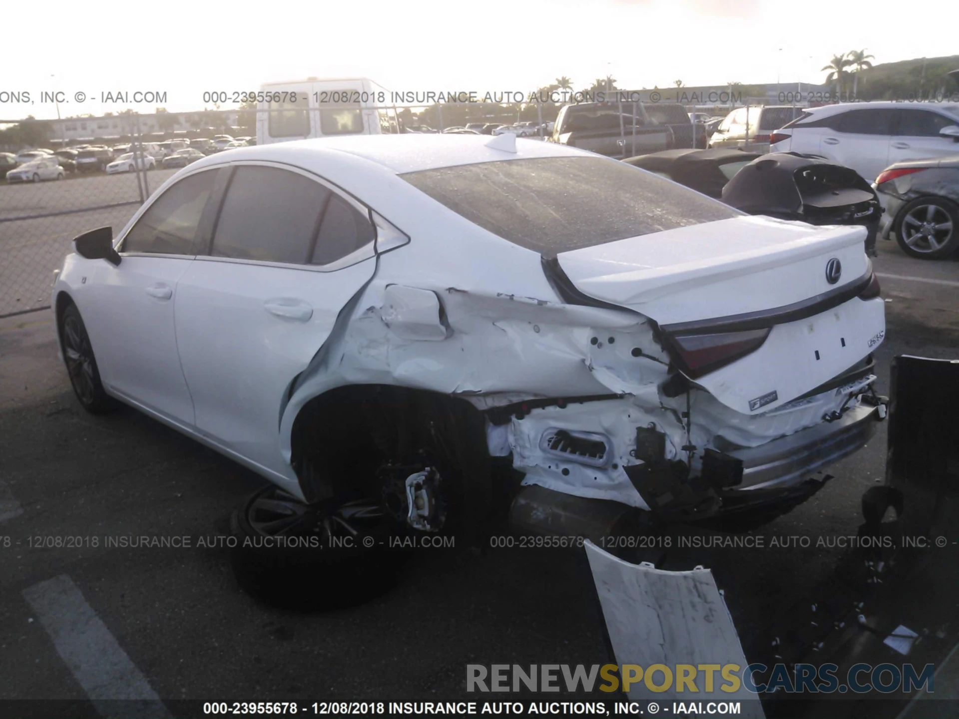 3 Photograph of a damaged car 58ABZ1B16KU007870 LEXUS ES 2019