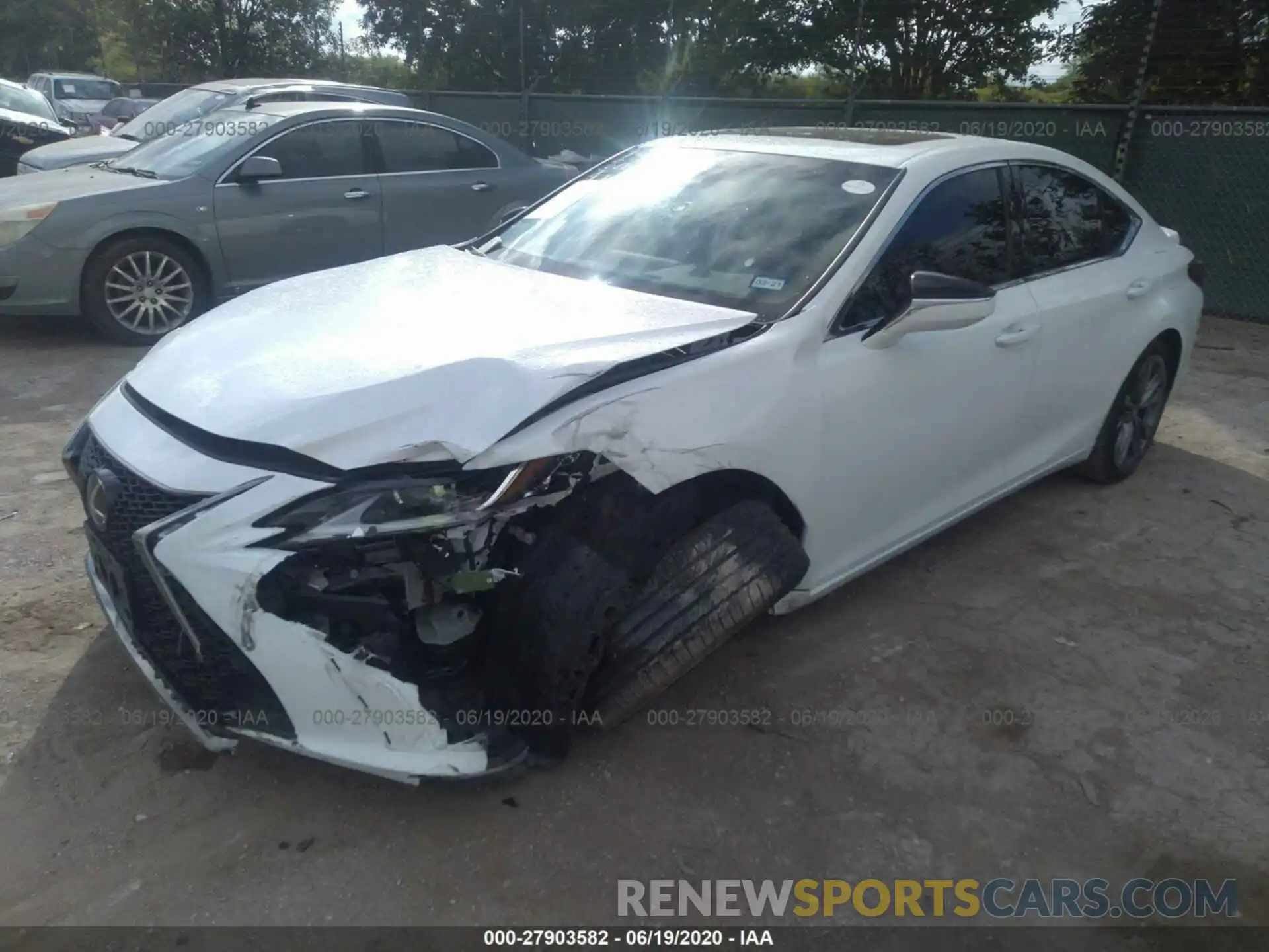 2 Photograph of a damaged car 58ABZ1B16KU011966 LEXUS ES 2019