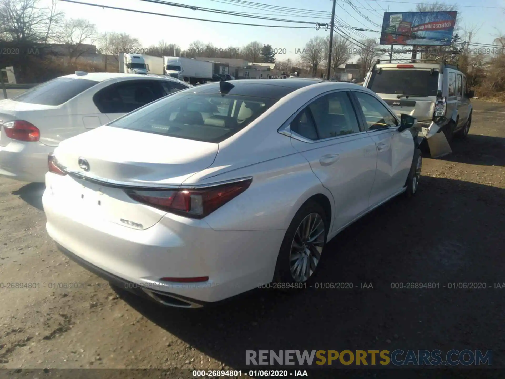 4 Photograph of a damaged car 58ABZ1B16KU012678 LEXUS ES 2019