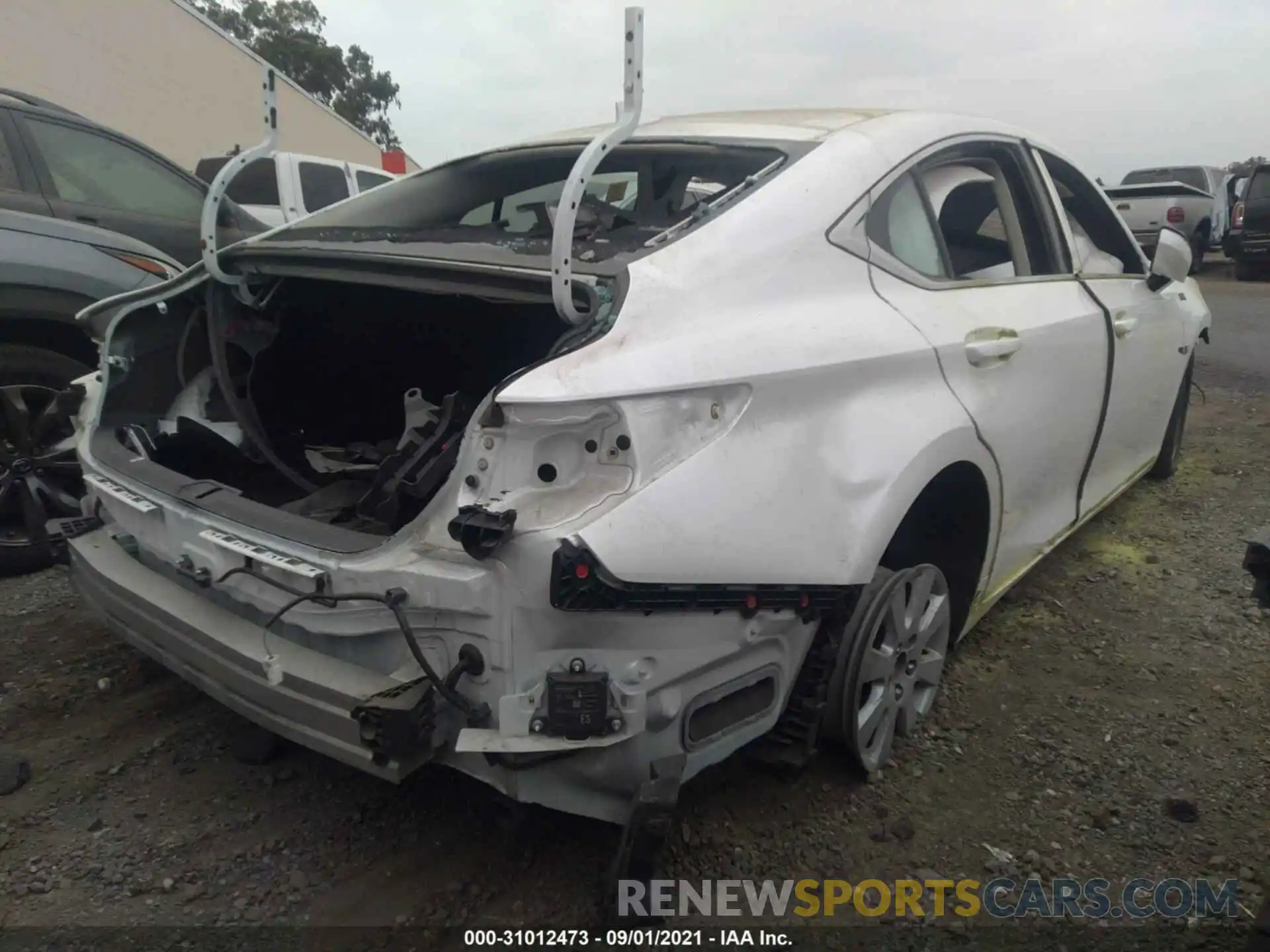 4 Photograph of a damaged car 58ABZ1B16KU014740 LEXUS ES 2019