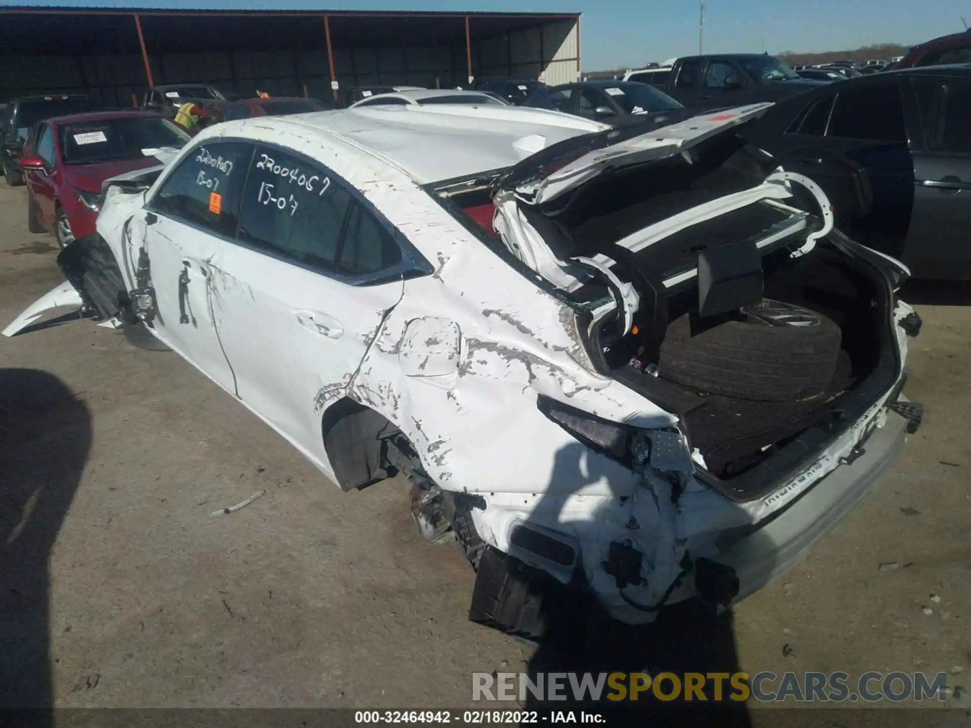 3 Photograph of a damaged car 58ABZ1B16KU025169 LEXUS ES 2019