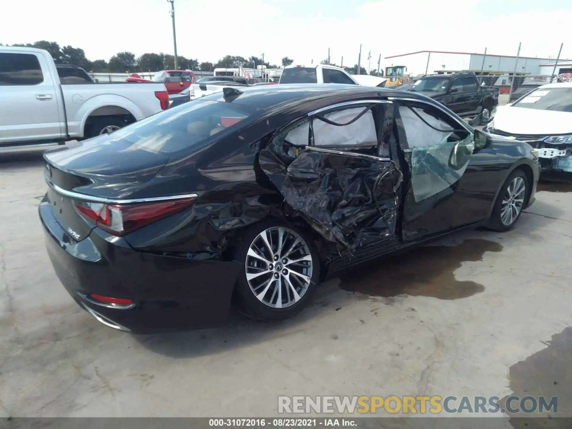 4 Photograph of a damaged car 58ABZ1B16KU026788 LEXUS ES 2019