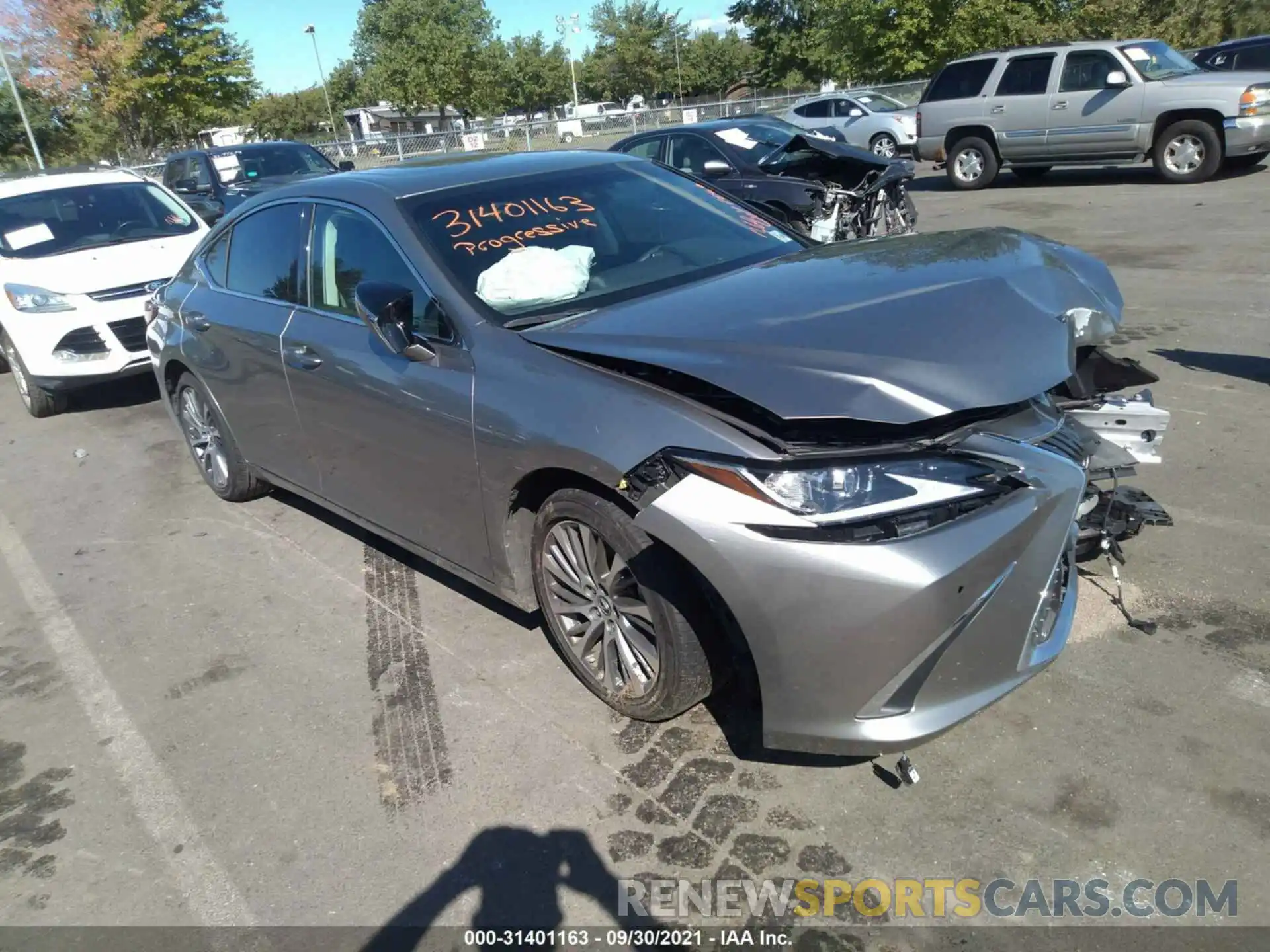 1 Photograph of a damaged car 58ABZ1B16KU027522 LEXUS ES 2019