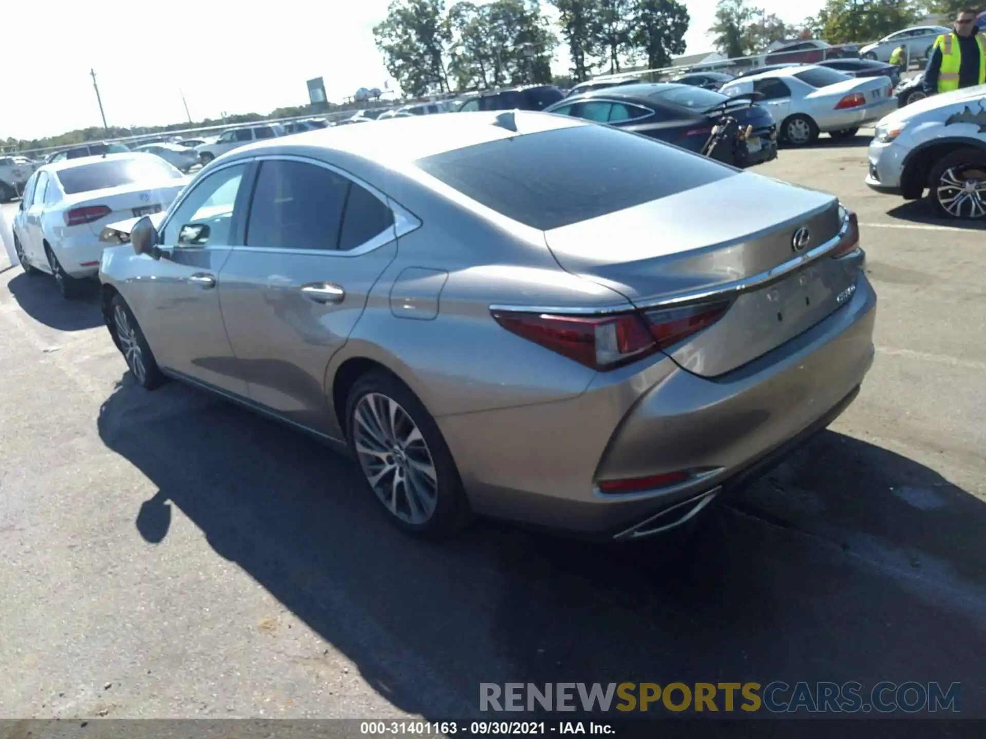 3 Photograph of a damaged car 58ABZ1B16KU027522 LEXUS ES 2019