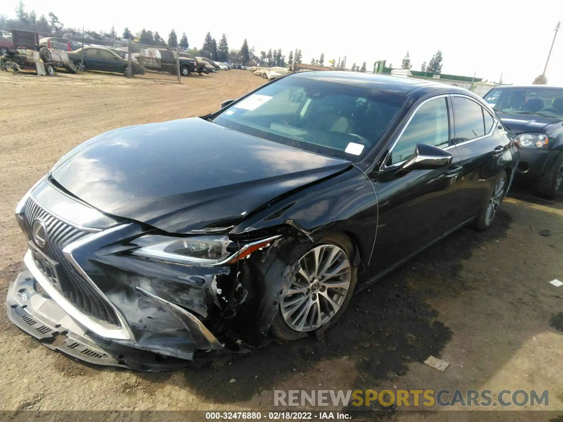 2 Photograph of a damaged car 58ABZ1B16KU030193 LEXUS ES 2019