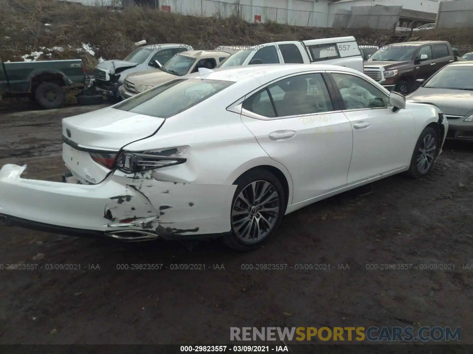 4 Фотография поврежденного автомобиля 58ABZ1B16KU030436 LEXUS ES 2019