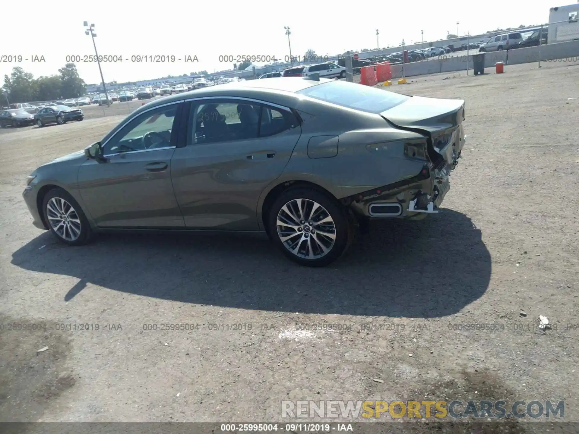 3 Photograph of a damaged car 58ABZ1B16KU040688 LEXUS ES 2019