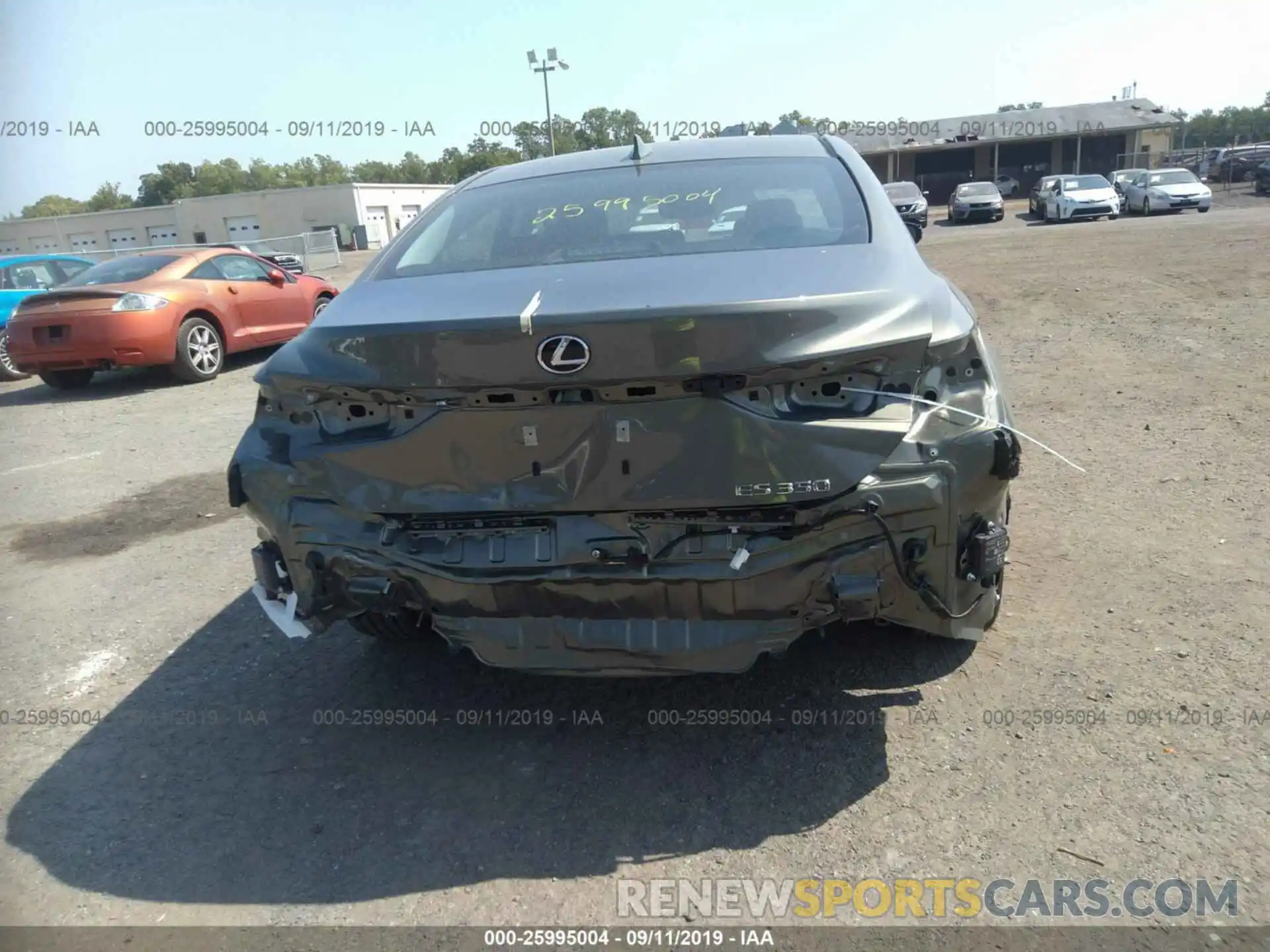 6 Photograph of a damaged car 58ABZ1B16KU040688 LEXUS ES 2019