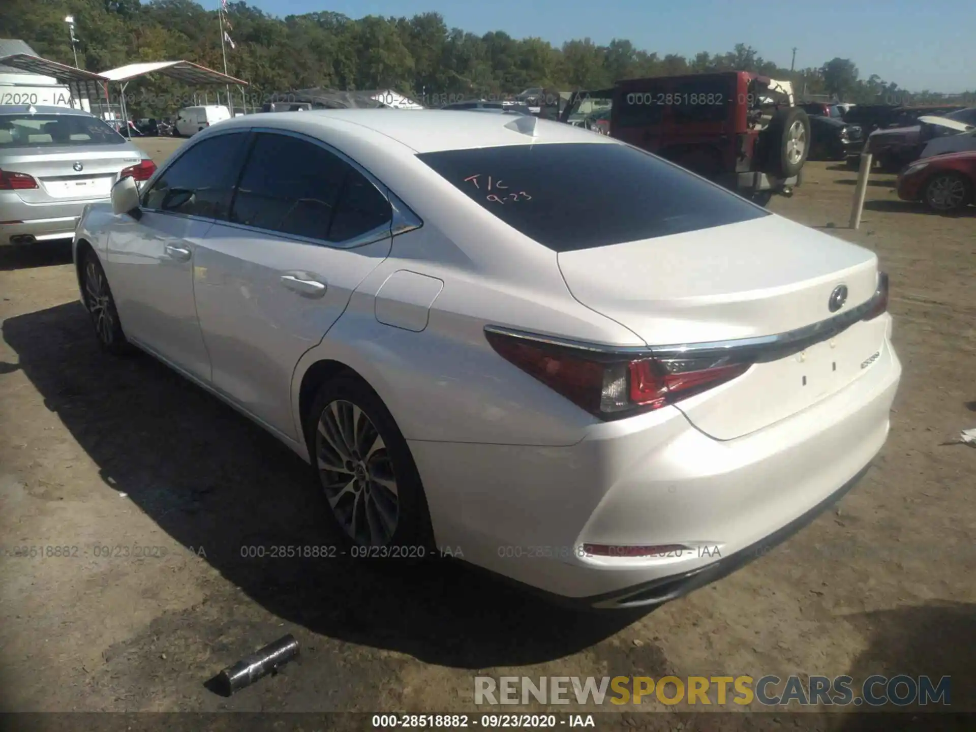 3 Photograph of a damaged car 58ABZ1B16KU044045 LEXUS ES 2019