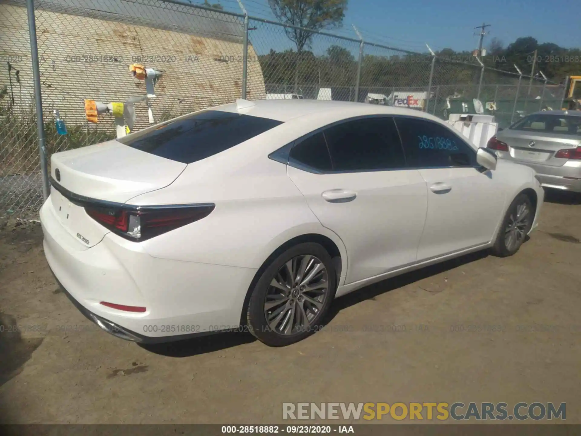 4 Photograph of a damaged car 58ABZ1B16KU044045 LEXUS ES 2019