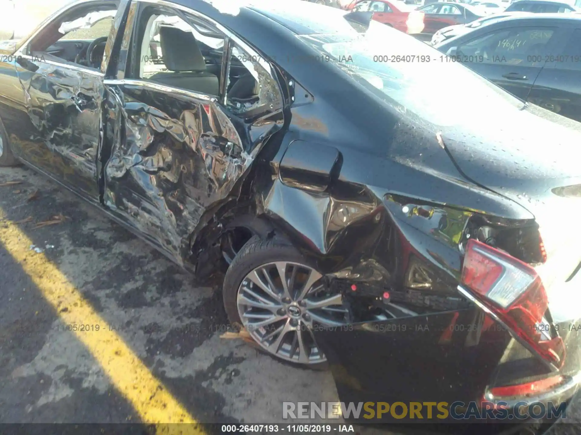 5 Photograph of a damaged car 58ABZ1B16KU044062 LEXUS ES 2019