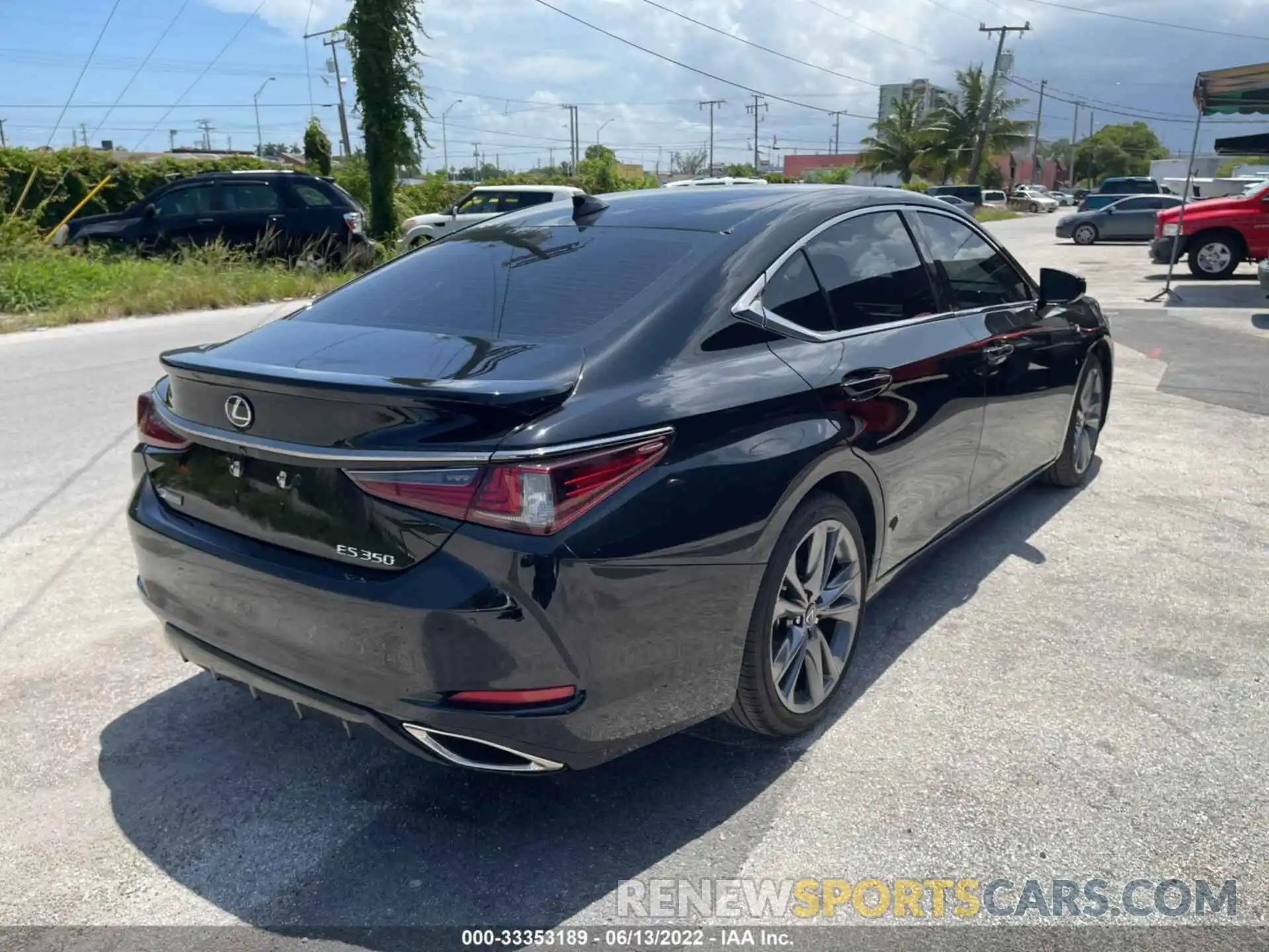 4 Photograph of a damaged car 58ABZ1B16KU047009 LEXUS ES 2019