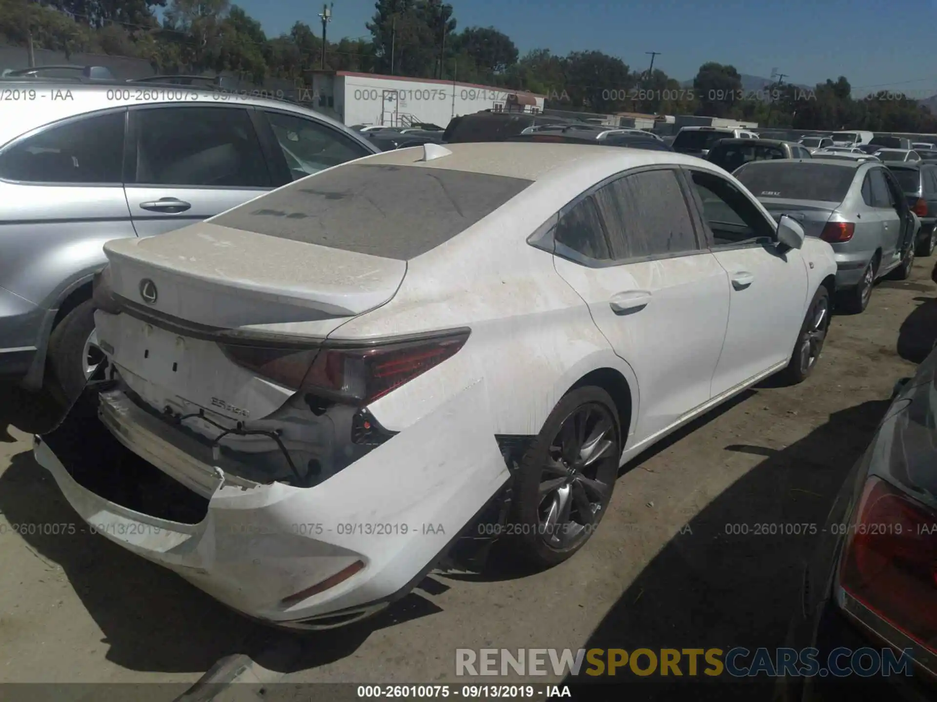 4 Photograph of a damaged car 58ABZ1B17KU005089 LEXUS ES 2019