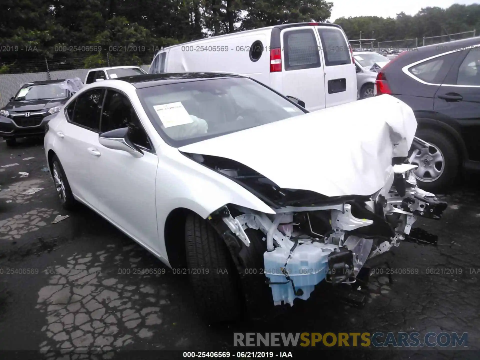 1 Photograph of a damaged car 58ABZ1B17KU008834 LEXUS ES 2019