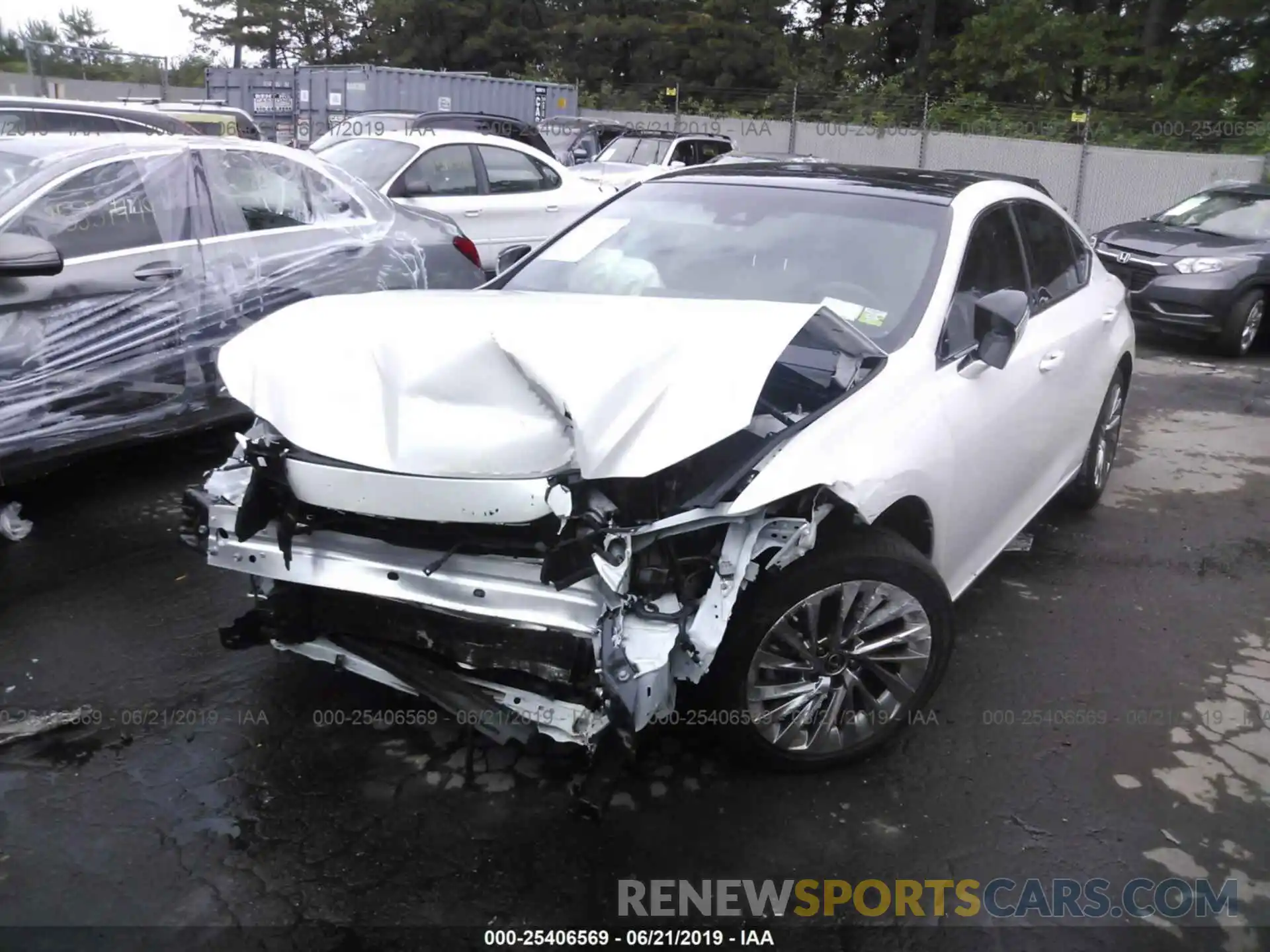 2 Photograph of a damaged car 58ABZ1B17KU008834 LEXUS ES 2019