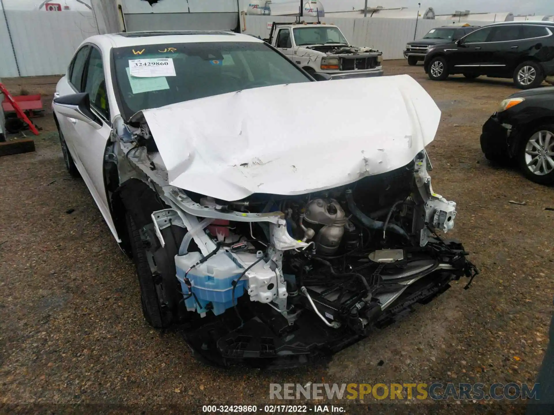 6 Photograph of a damaged car 58ABZ1B17KU014679 LEXUS ES 2019