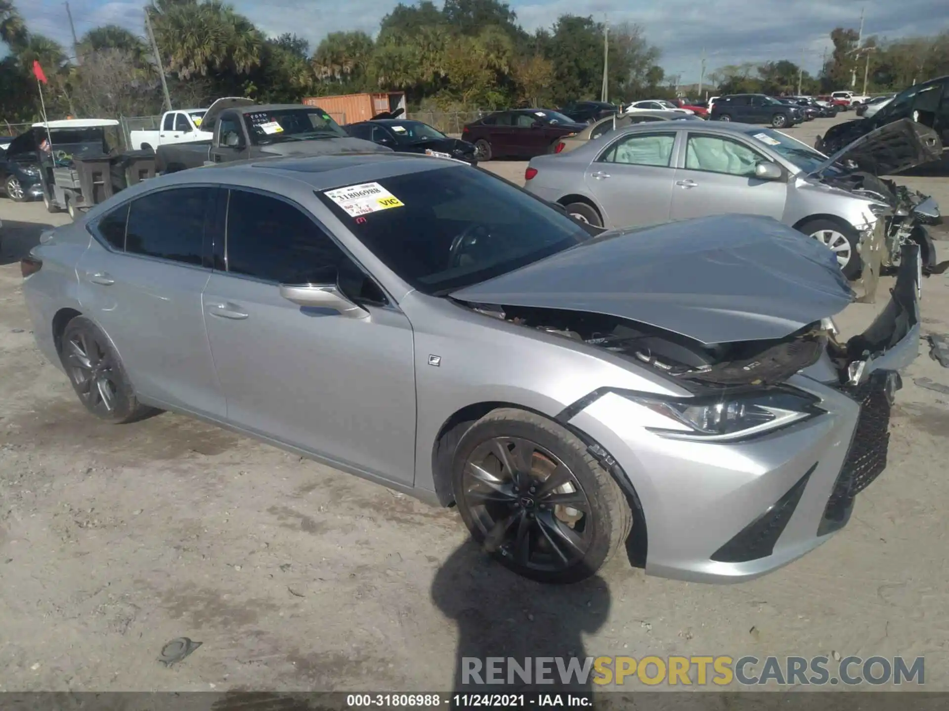 1 Photograph of a damaged car 58ABZ1B17KU017629 LEXUS ES 2019