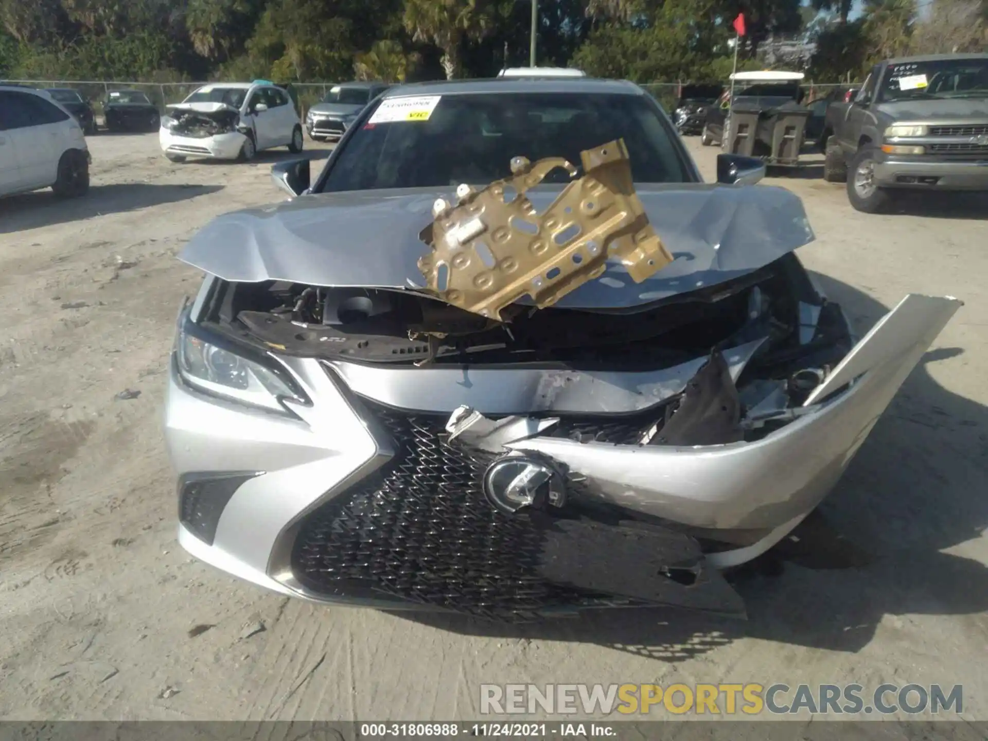 6 Photograph of a damaged car 58ABZ1B17KU017629 LEXUS ES 2019