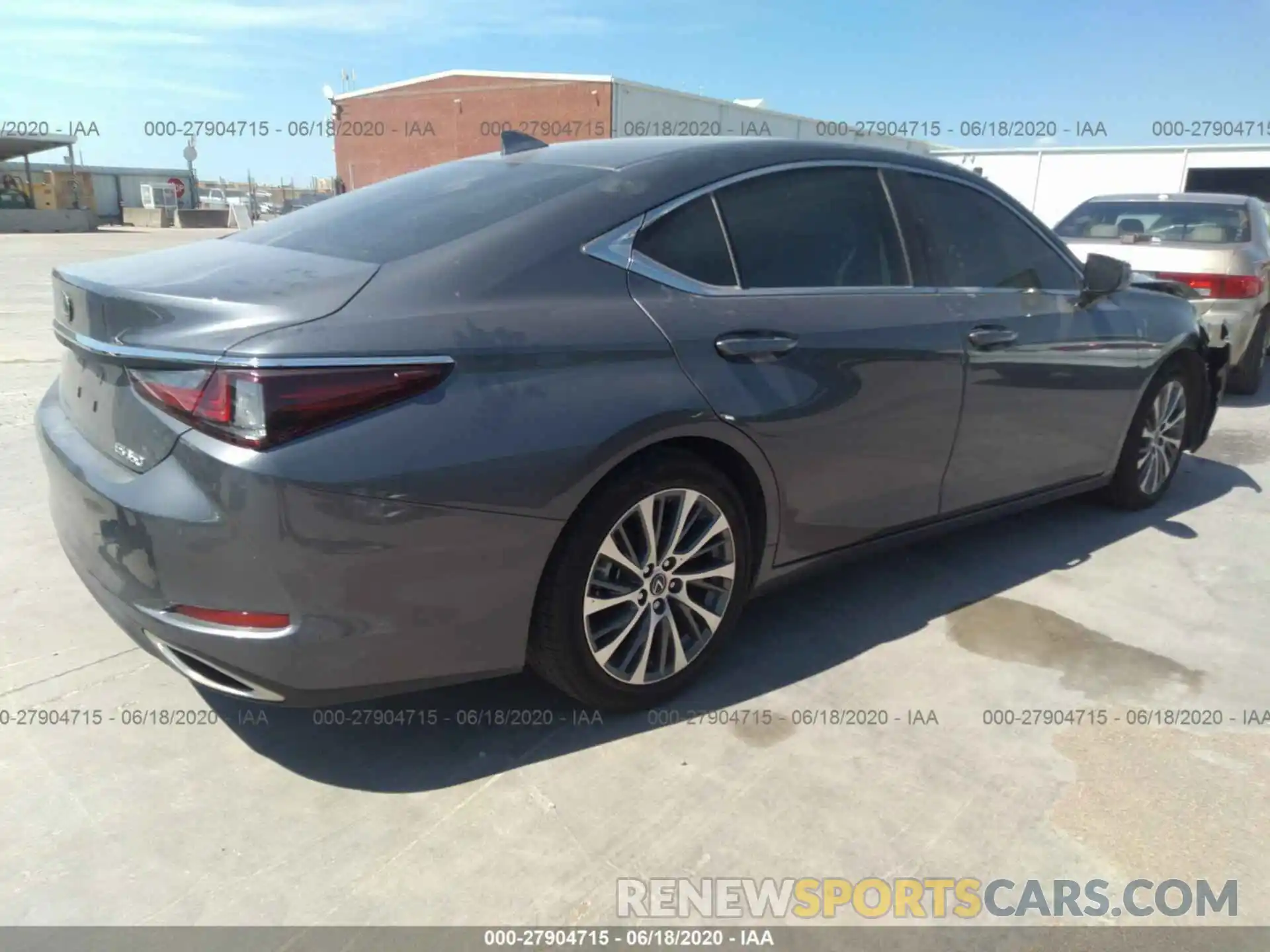 4 Photograph of a damaged car 58ABZ1B17KU017808 LEXUS ES 2019