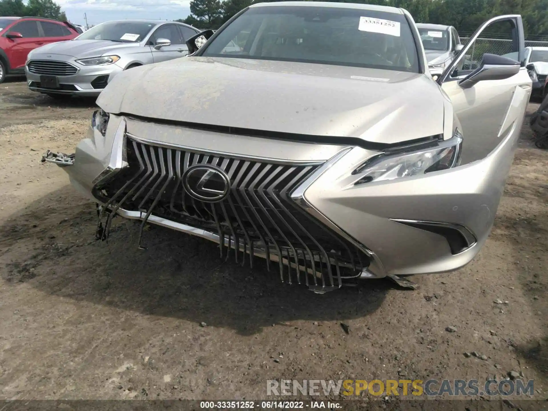 6 Photograph of a damaged car 58ABZ1B17KU018439 LEXUS ES 2019