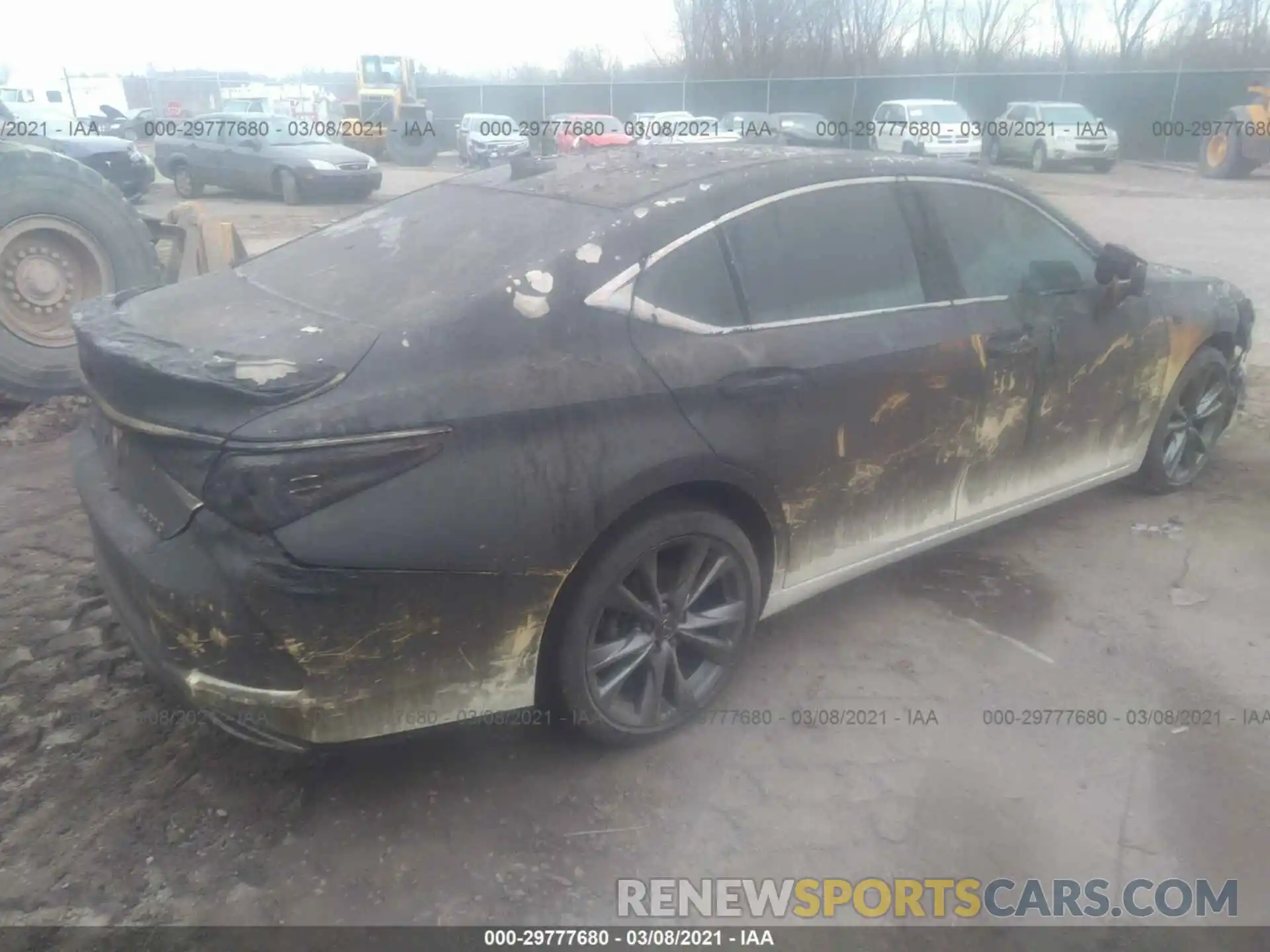 4 Photograph of a damaged car 58ABZ1B17KU022040 LEXUS ES 2019