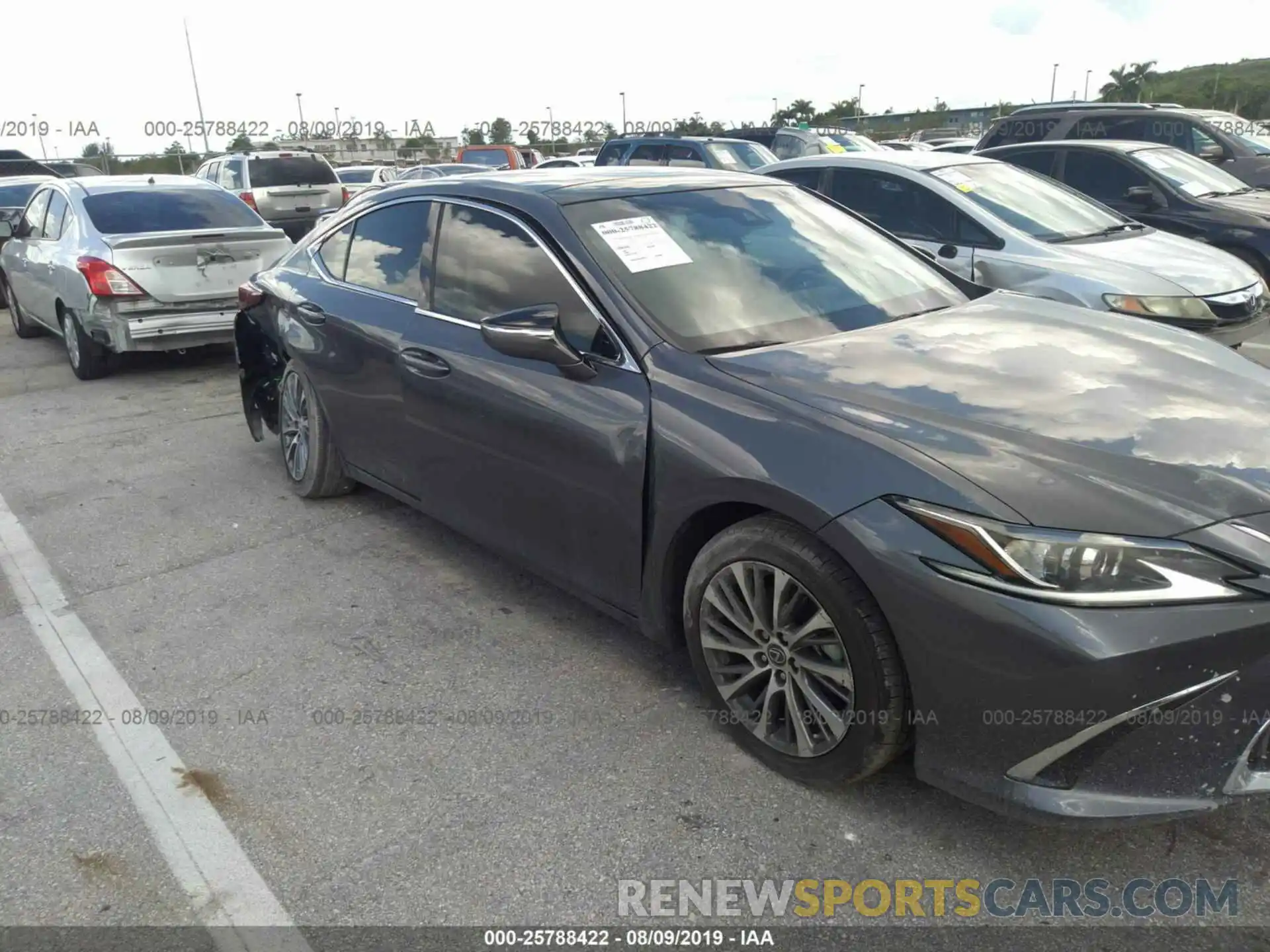 6 Photograph of a damaged car 58ABZ1B17KU024130 LEXUS ES 2019