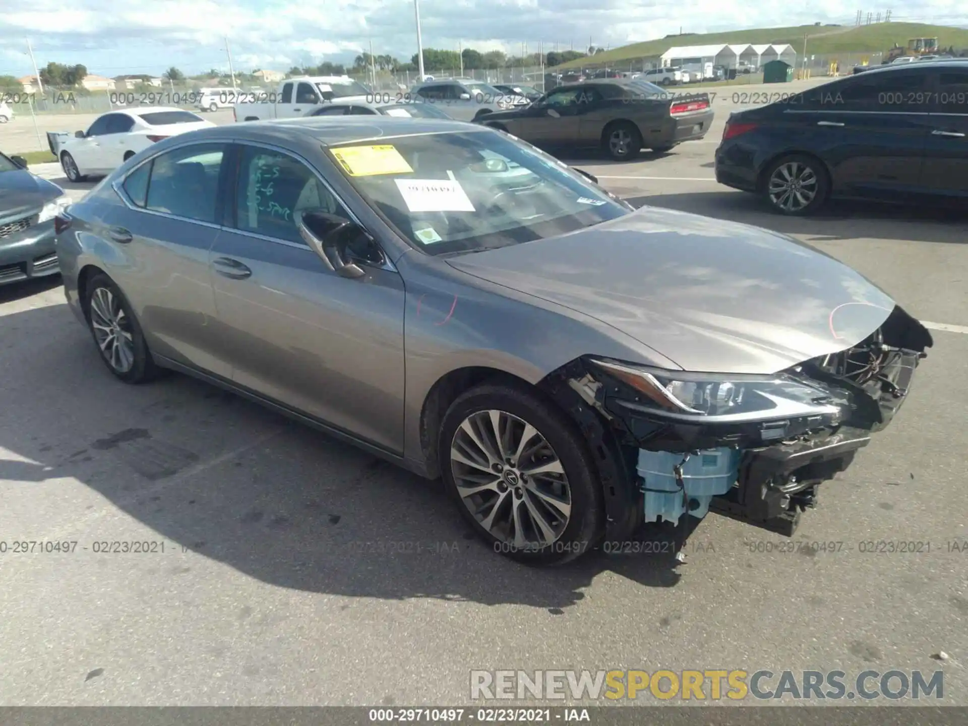 1 Photograph of a damaged car 58ABZ1B17KU025777 LEXUS ES 2019