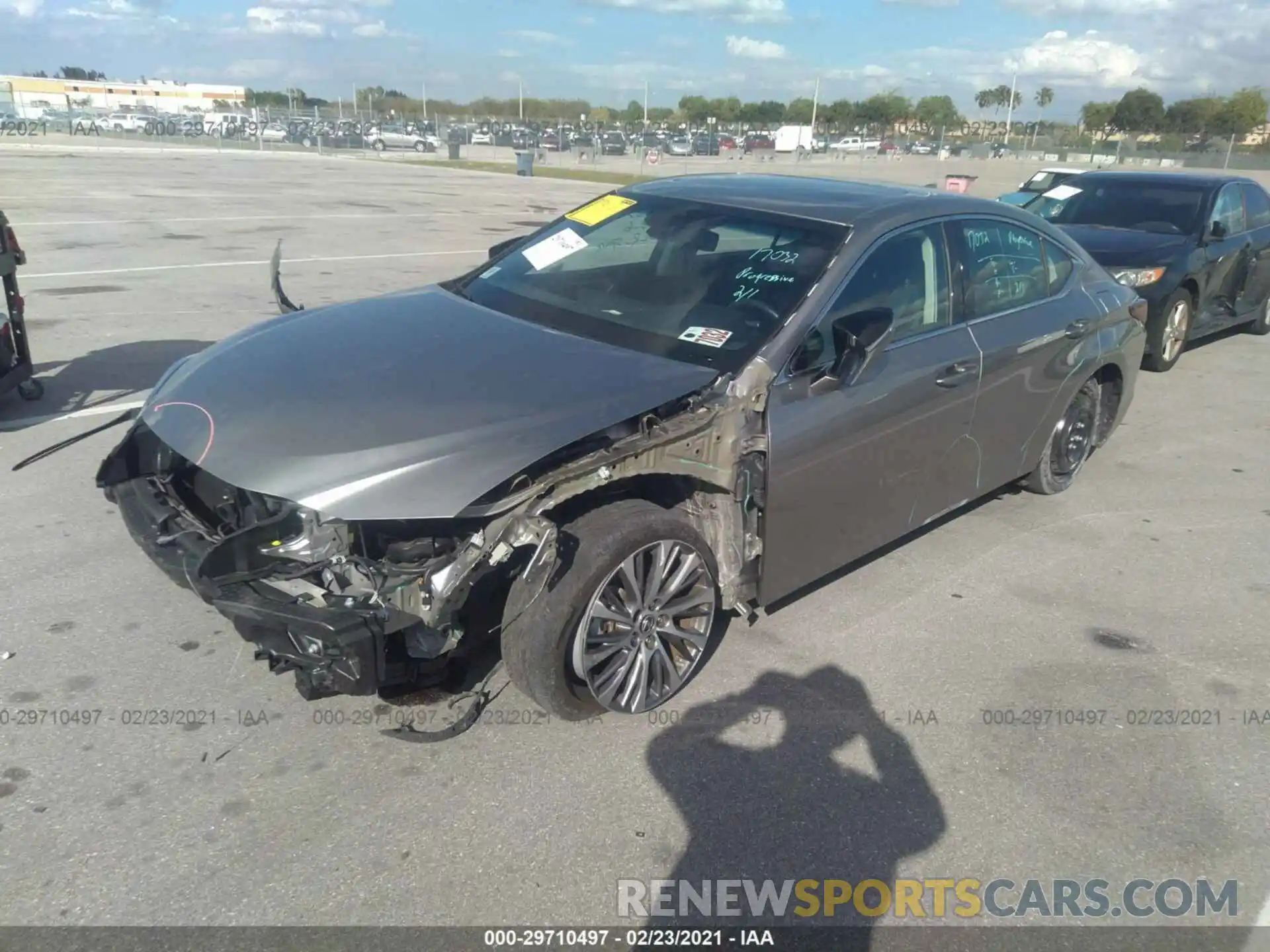 2 Photograph of a damaged car 58ABZ1B17KU025777 LEXUS ES 2019