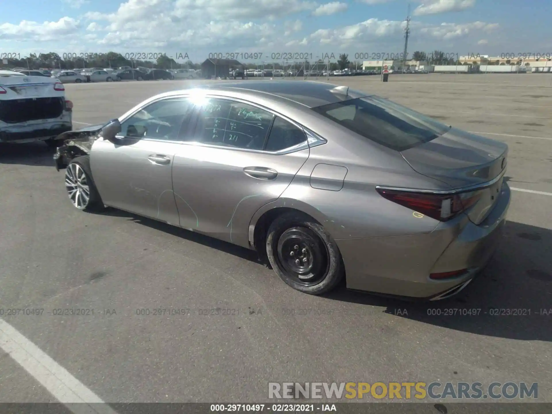 3 Photograph of a damaged car 58ABZ1B17KU025777 LEXUS ES 2019