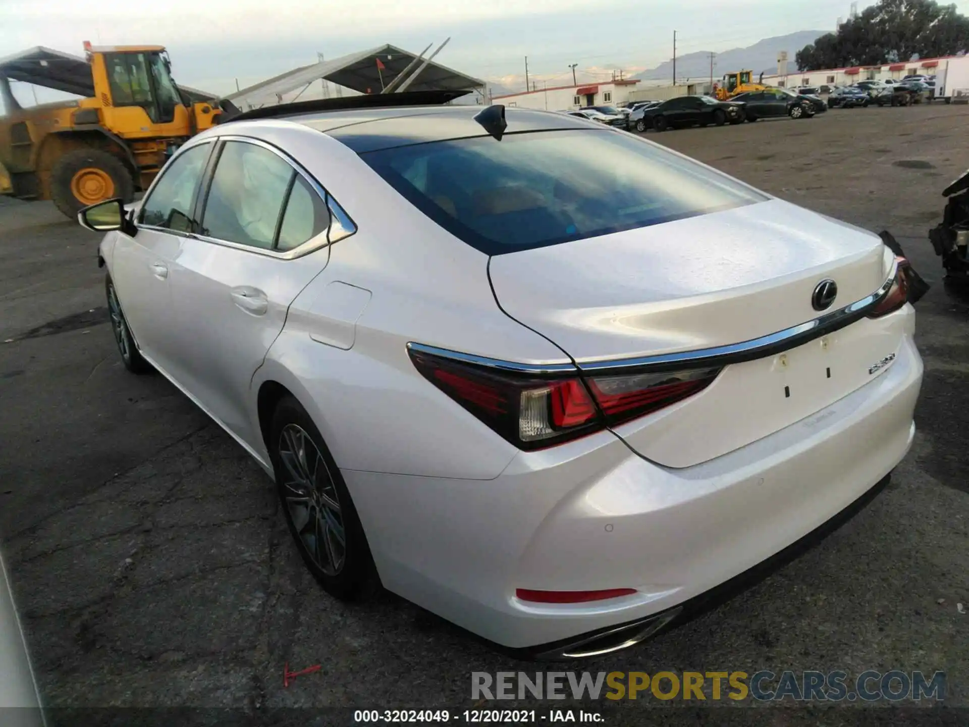 3 Photograph of a damaged car 58ABZ1B17KU031708 LEXUS ES 2019