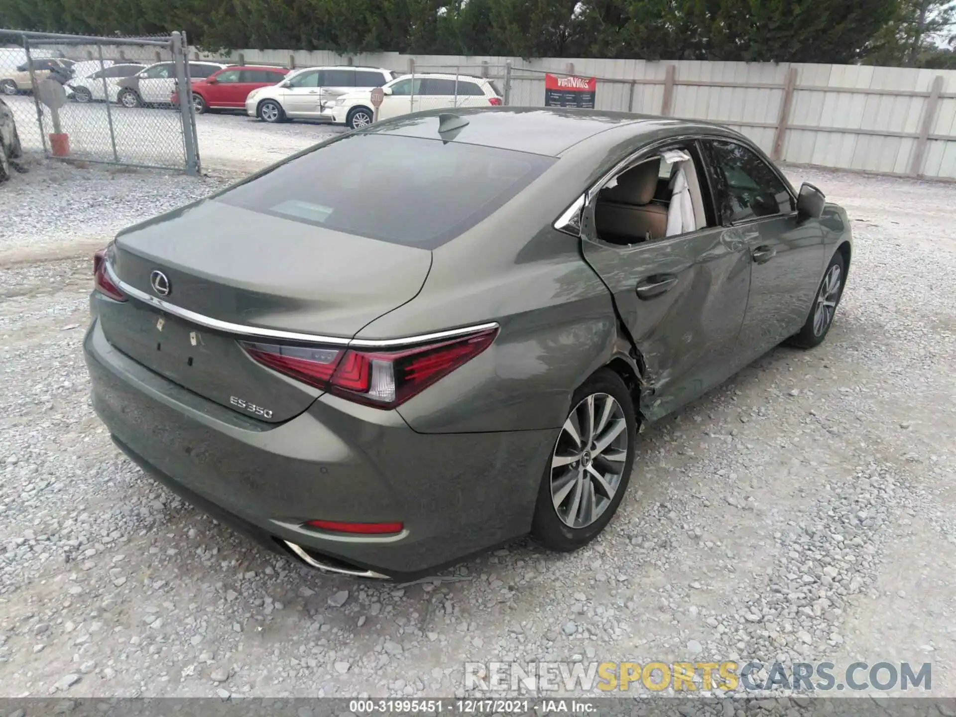 4 Photograph of a damaged car 58ABZ1B17KU035452 LEXUS ES 2019