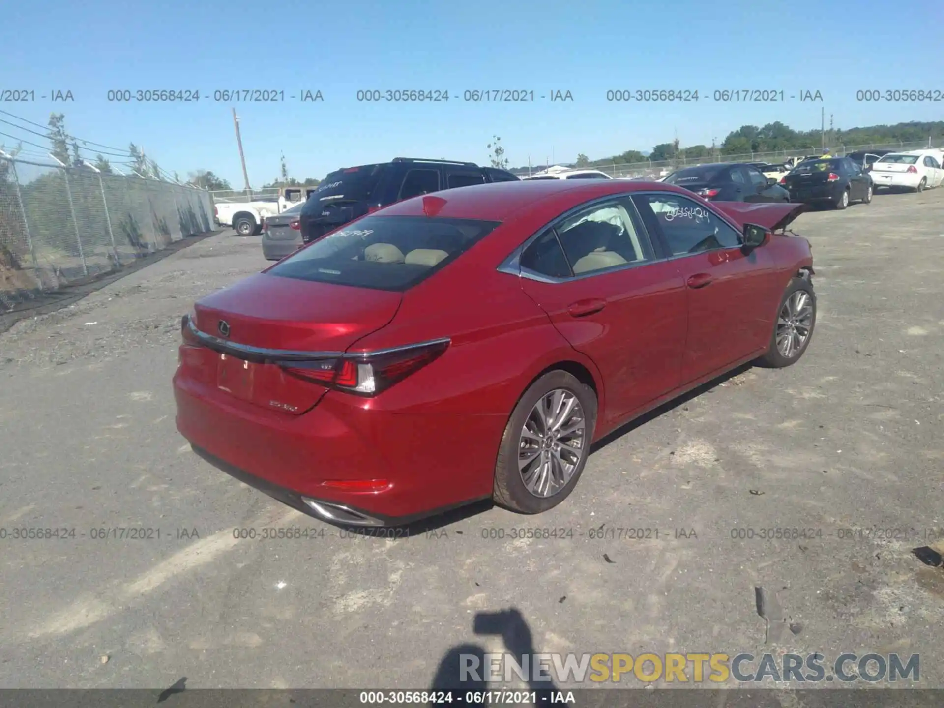 4 Photograph of a damaged car 58ABZ1B17KU037475 LEXUS ES 2019