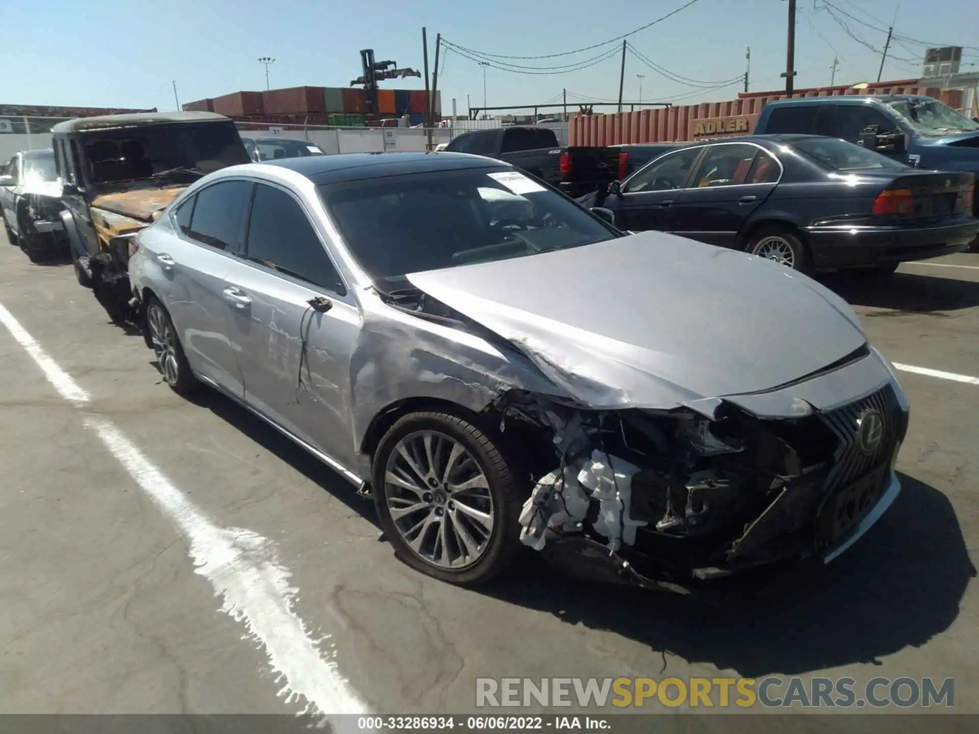 1 Photograph of a damaged car 58ABZ1B17KU044507 LEXUS ES 2019