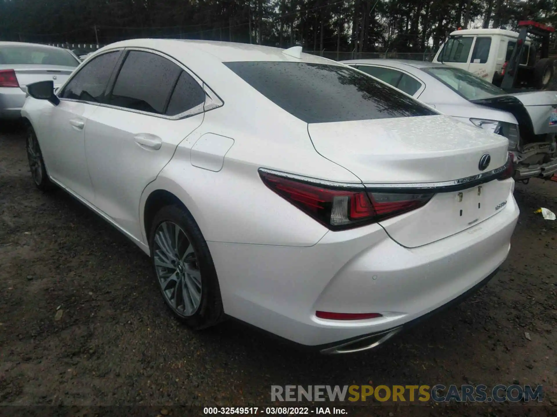 3 Photograph of a damaged car 58ABZ1B17KU049304 LEXUS ES 2019