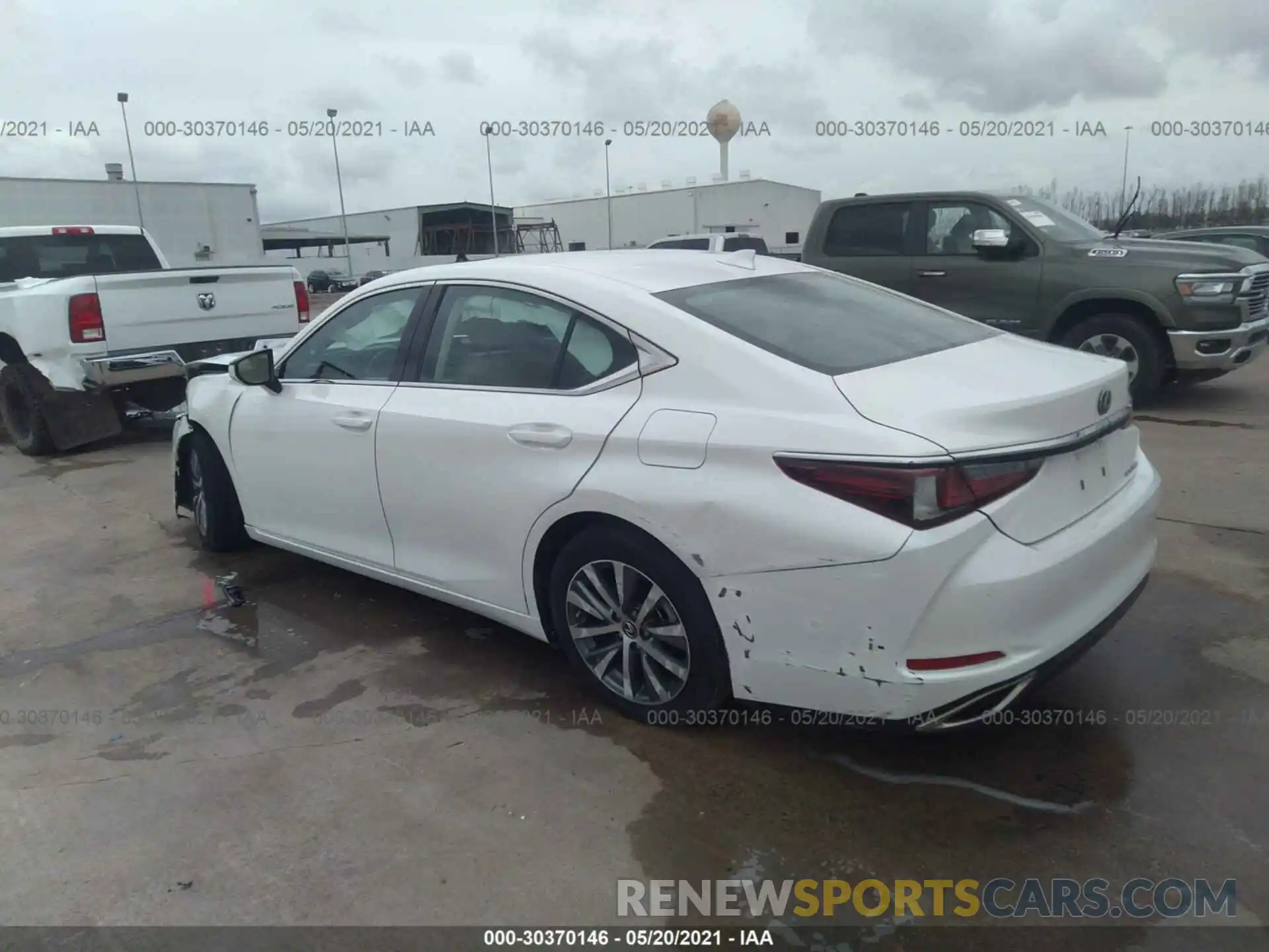 3 Photograph of a damaged car 58ABZ1B17KU050906 LEXUS ES 2019