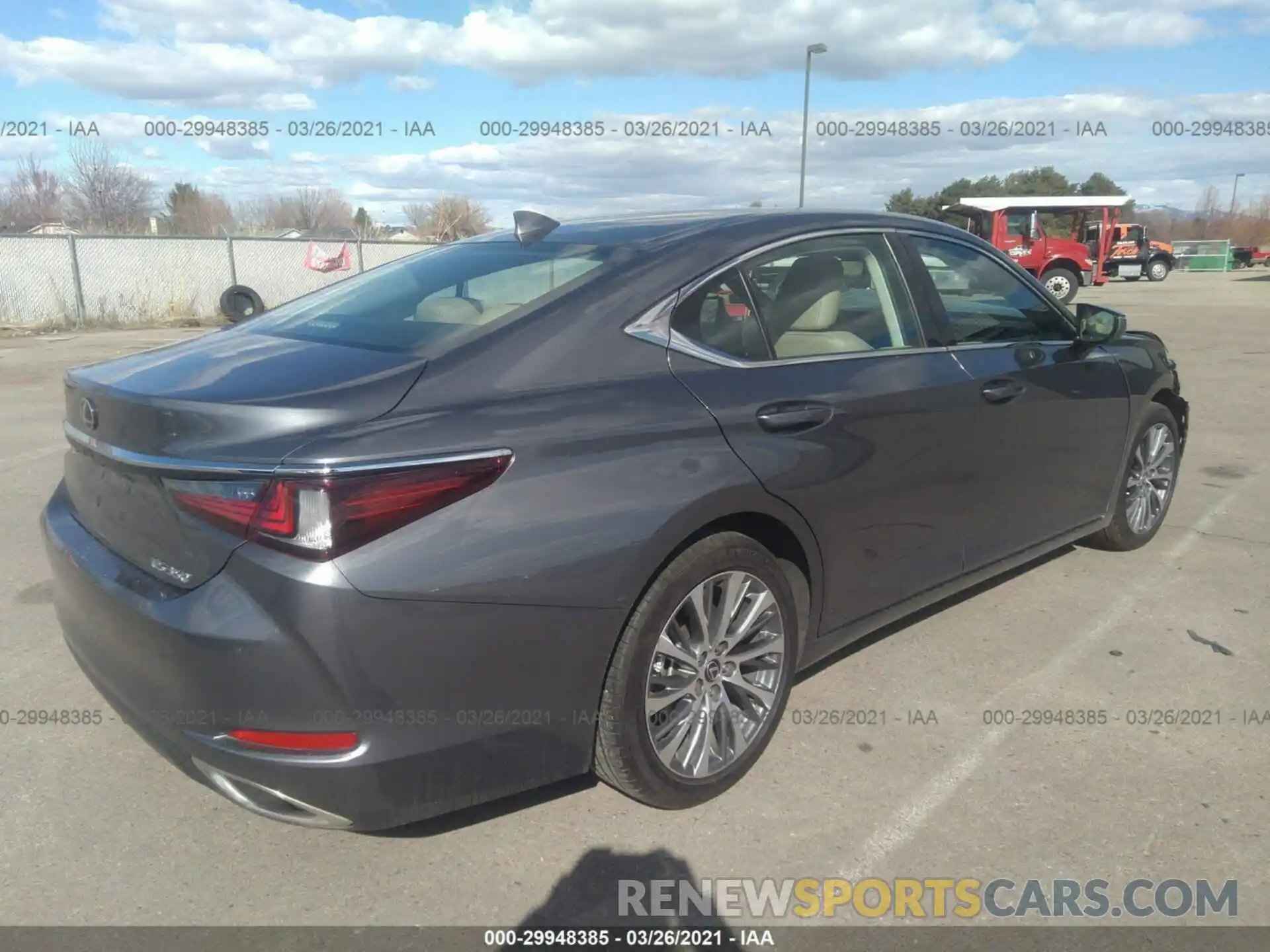 4 Photograph of a damaged car 58ABZ1B18KU005845 LEXUS ES 2019