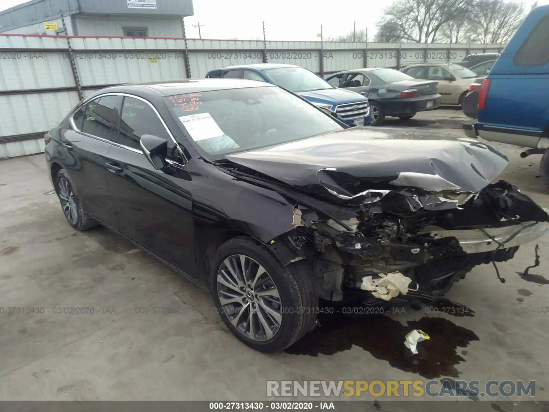 1 Photograph of a damaged car 58ABZ1B18KU011662 LEXUS ES 2019