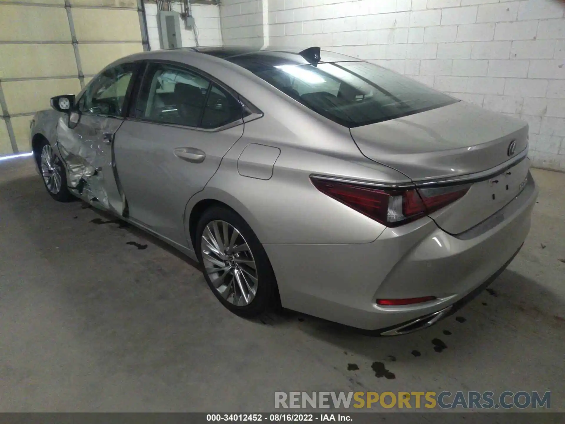 3 Photograph of a damaged car 58ABZ1B18KU011693 LEXUS ES 2019