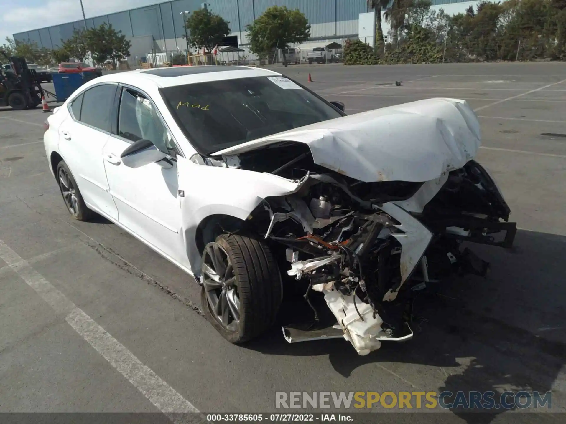 1 Photograph of a damaged car 58ABZ1B18KU014285 LEXUS ES 2019