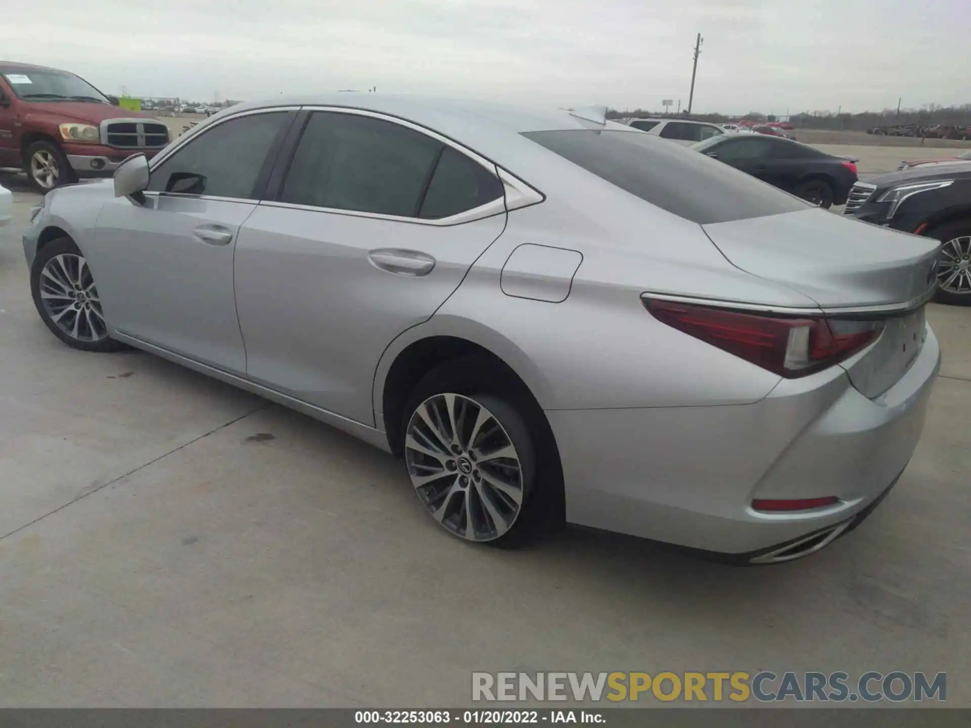 3 Photograph of a damaged car 58ABZ1B18KU019177 LEXUS ES 2019