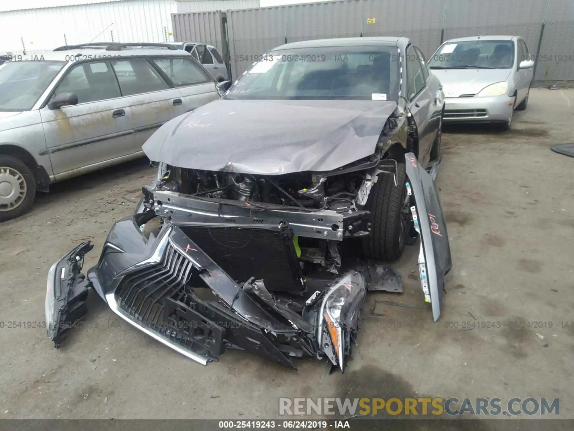 6 Photograph of a damaged car 58ABZ1B18KU023472 LEXUS ES 2019