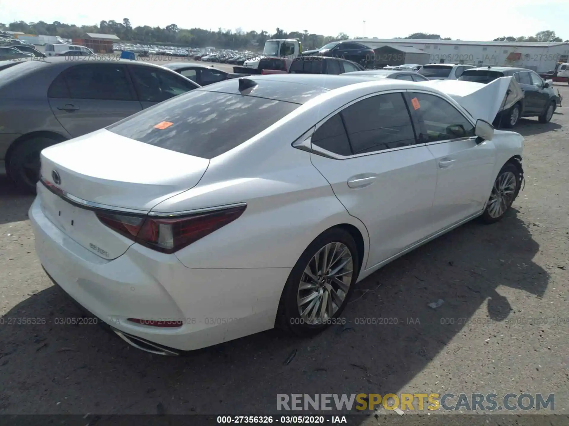 4 Photograph of a damaged car 58ABZ1B18KU030888 LEXUS ES 2019