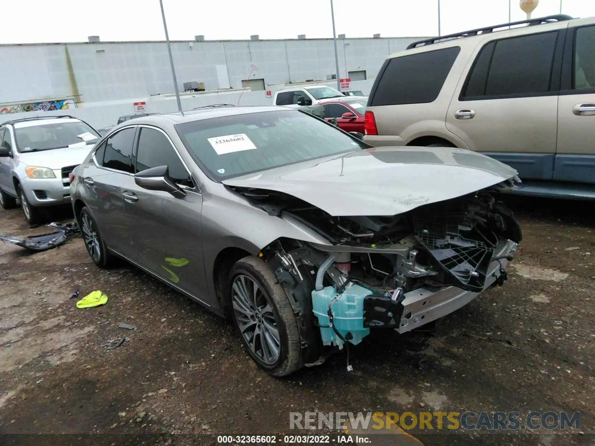 1 Photograph of a damaged car 58ABZ1B18KU034004 LEXUS ES 2019