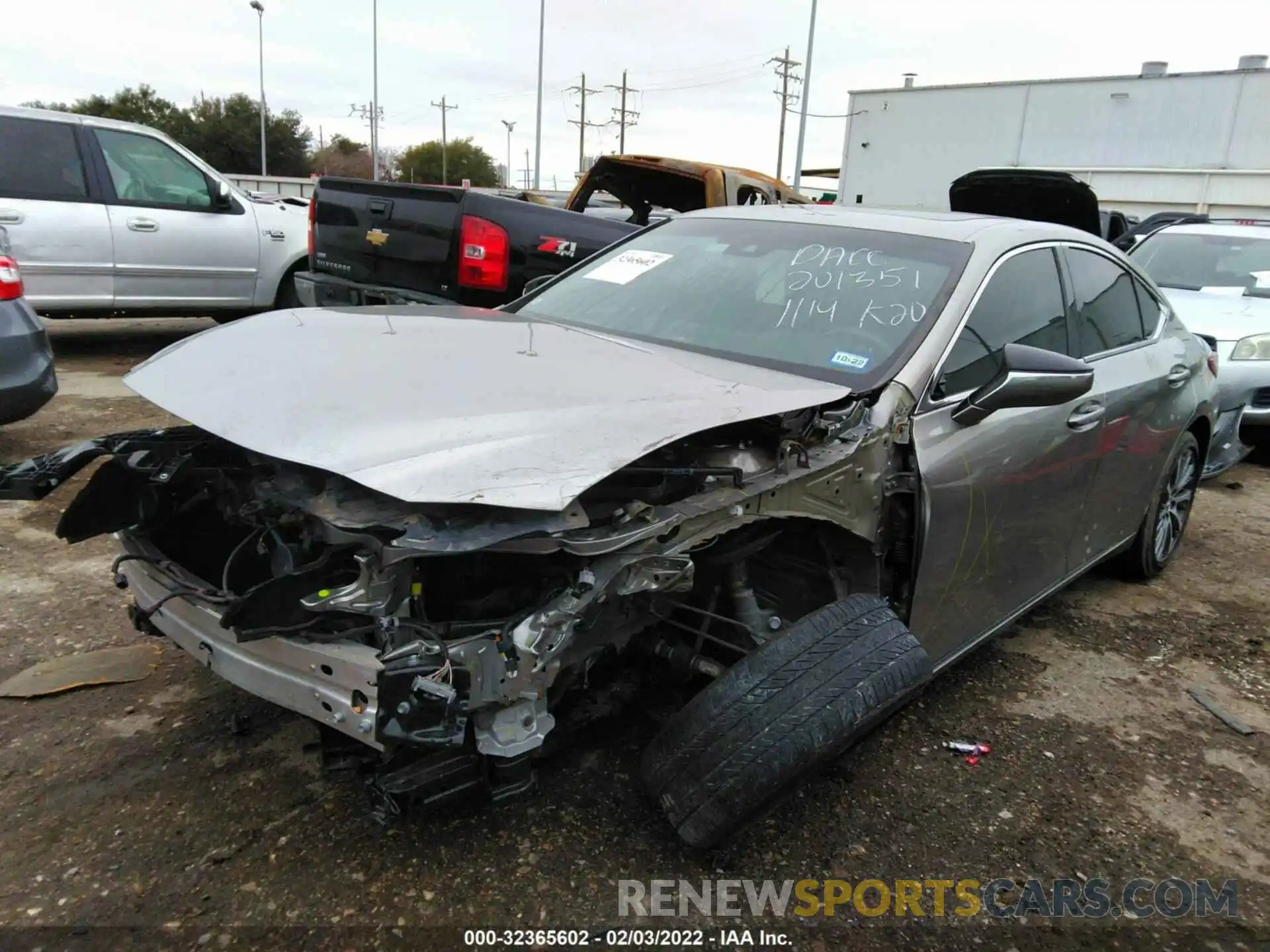 2 Photograph of a damaged car 58ABZ1B18KU034004 LEXUS ES 2019