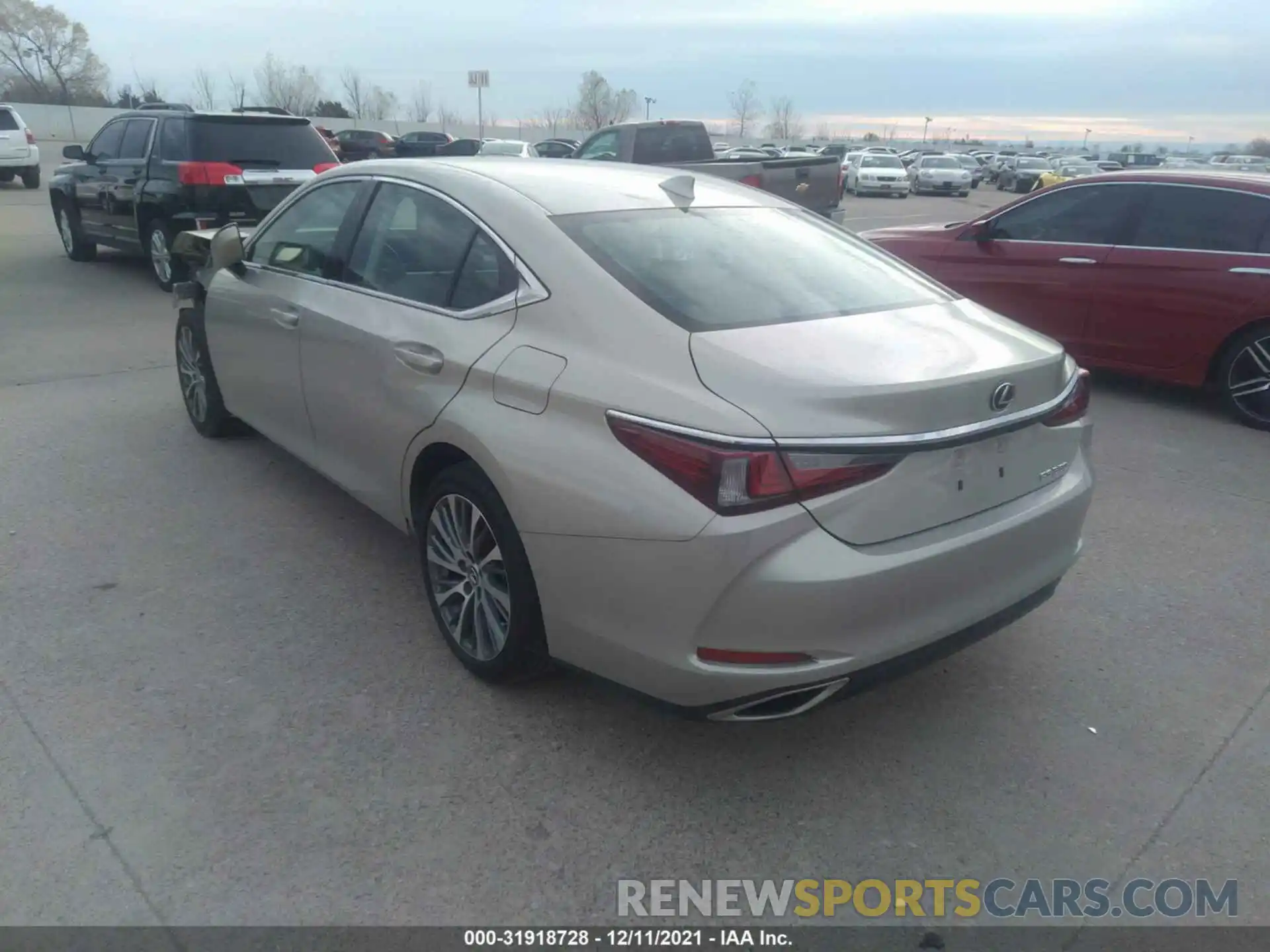 3 Photograph of a damaged car 58ABZ1B18KU046766 LEXUS ES 2019